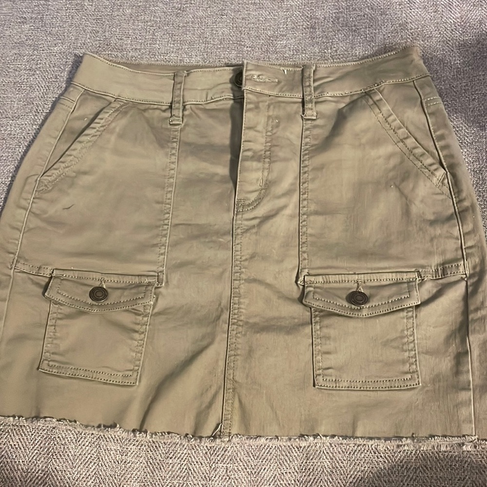 NEVER WORN CARGO SKIRTSIZE 8